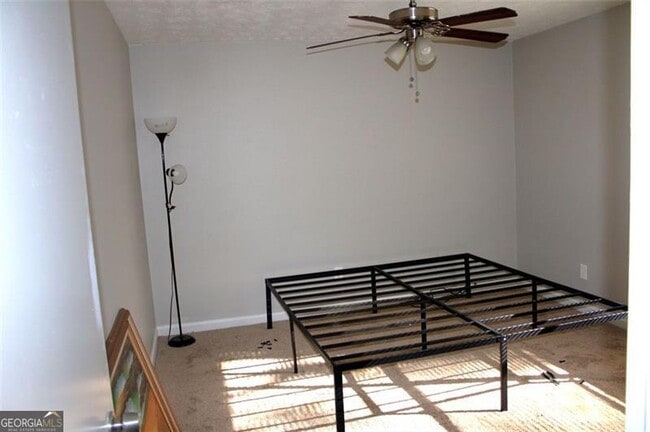 Building Photo - 4879 Ardsley Dr