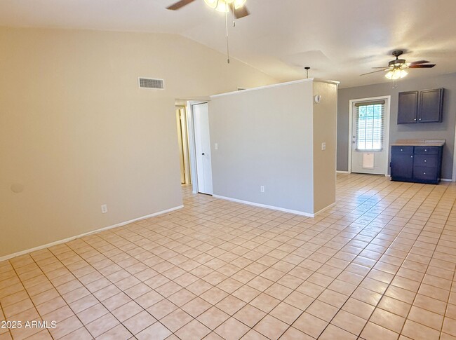 Building Photo - 716 W Nopal Pl