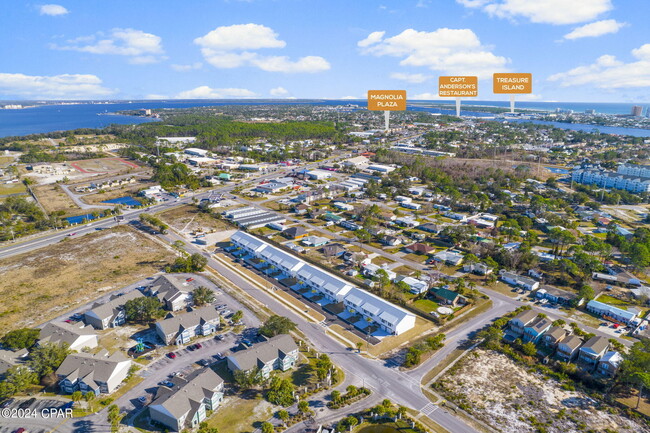 Building Photo - 6997 Patronis Dr