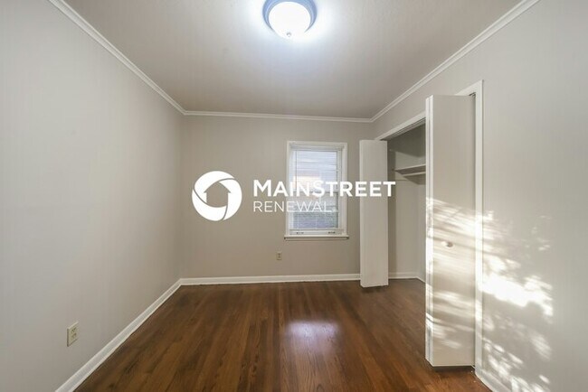 Building Photo - 3 Bedroom Pet-Friendly Home in Memphis, TN with Main Street Renewal