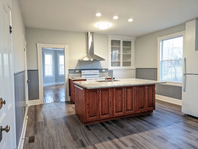 Building Photo - Beautifully Restored Home in Clarke County