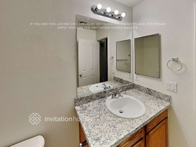 Building Photo - 15873 W Tara Ln