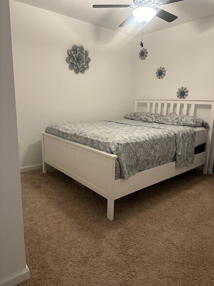 Building Photo - 3421 Yarian Dr