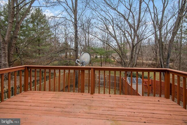 Building Photo - 6121 Cedar Wood Dr