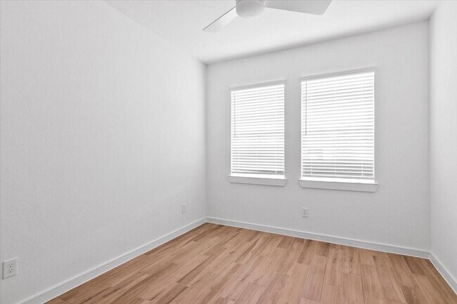 Building Photo - 107 Walnut Hl Ct