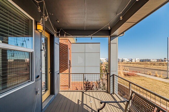 Building Photo - Modern 2BD, 2.5BA Broomfield Townhome with...