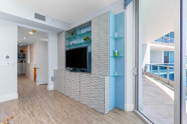 Building Photo - 1600 S Ocean Blvd