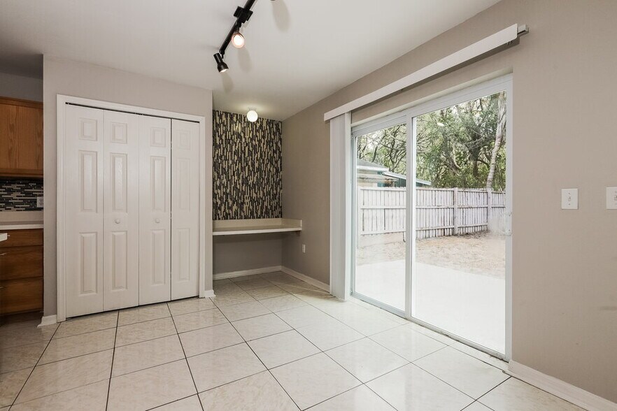 Building Photo - 13809 Gentle Woods Ave