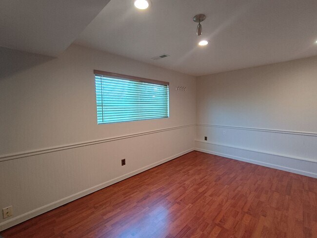 Building Photo - Elegant Home with Captivating Sound Views