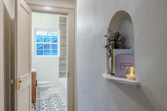 Building Photo - 1940 Harle Ave NW