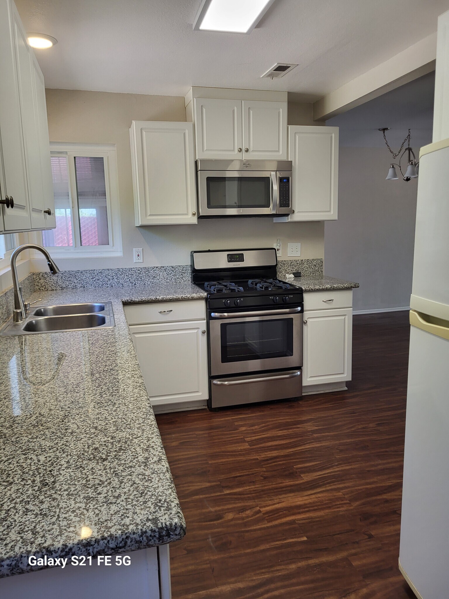 Building Photo - 4536 Beverly Glen Dr