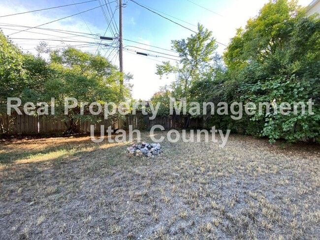 Building Photo - 341 N 400 W St