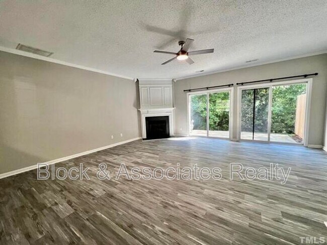 Building Photo - 412 Canyon Lake Cir