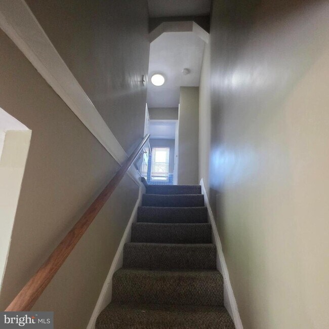 Building Photo - 5305 Central Ave SE