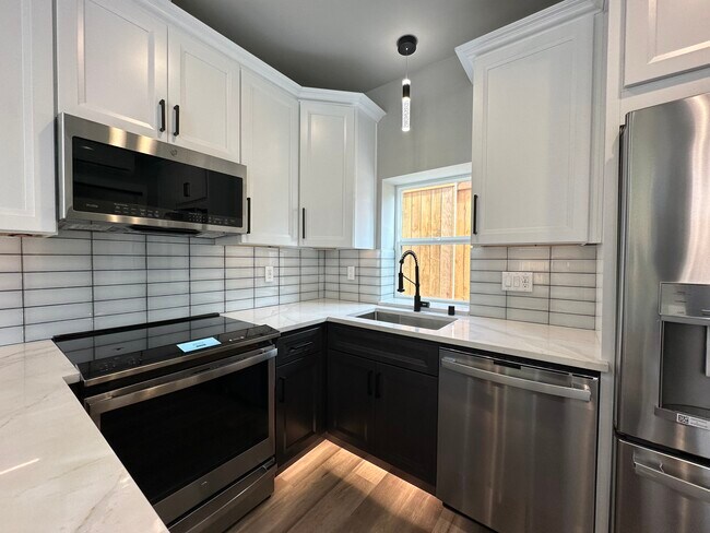 Building Photo - 5509 Brooklyn Ave NE