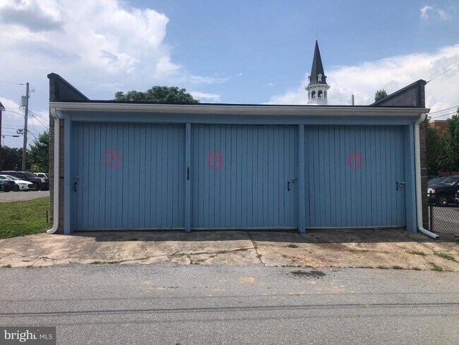 Building Photo - 130 S Potomac St