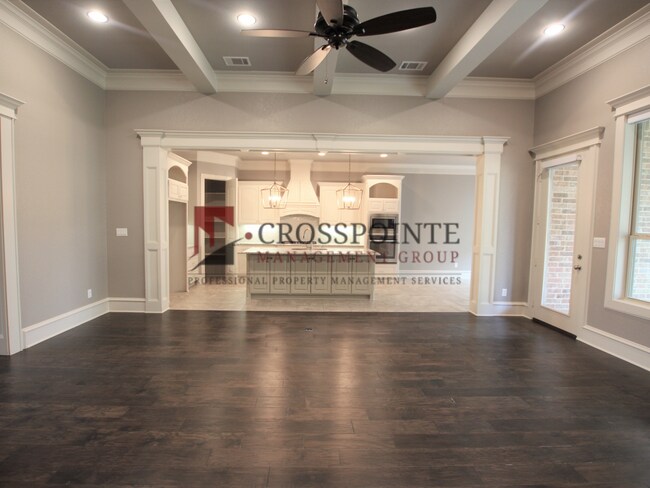 Building Photo - Gorgeous 3 bed 2 bath home in Hadley Court!