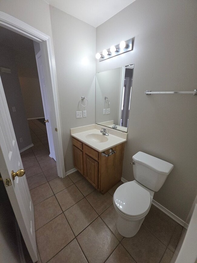 Building Photo - 102 Willow Creek Dr