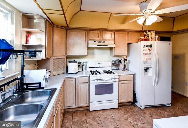 Building Photo - 5318 Halibut Pl