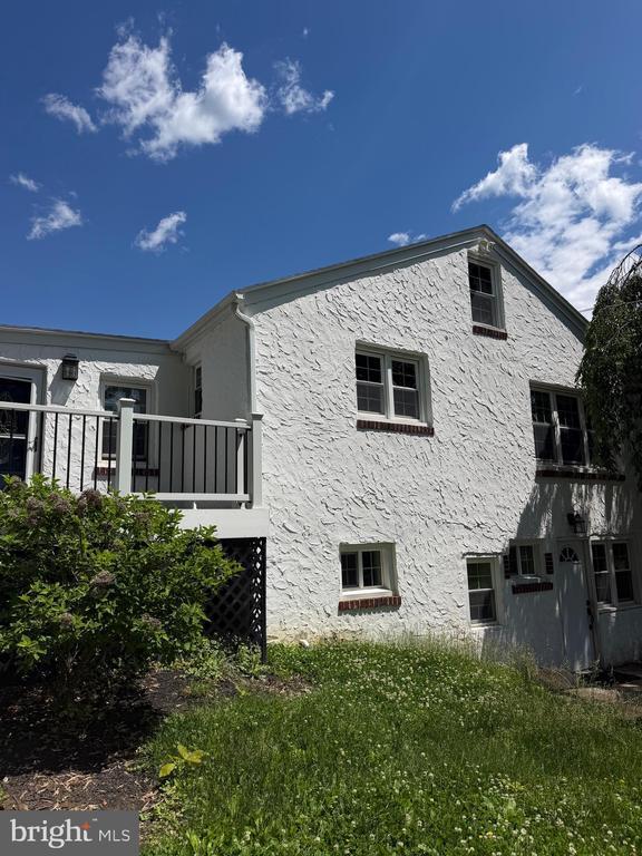 Building Photo - 121 MacDade Rd