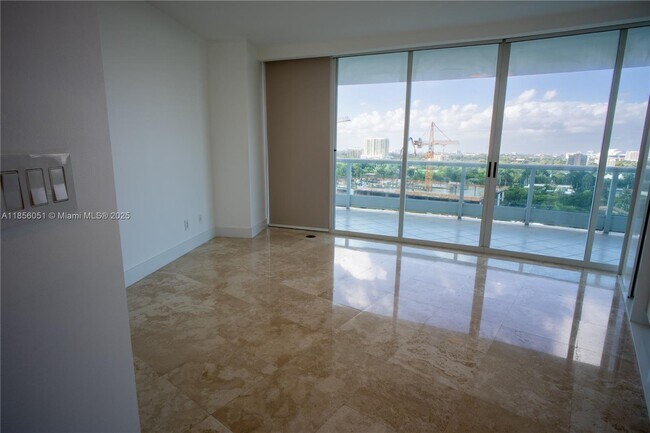 Building Photo - 2127 Brickell Ave