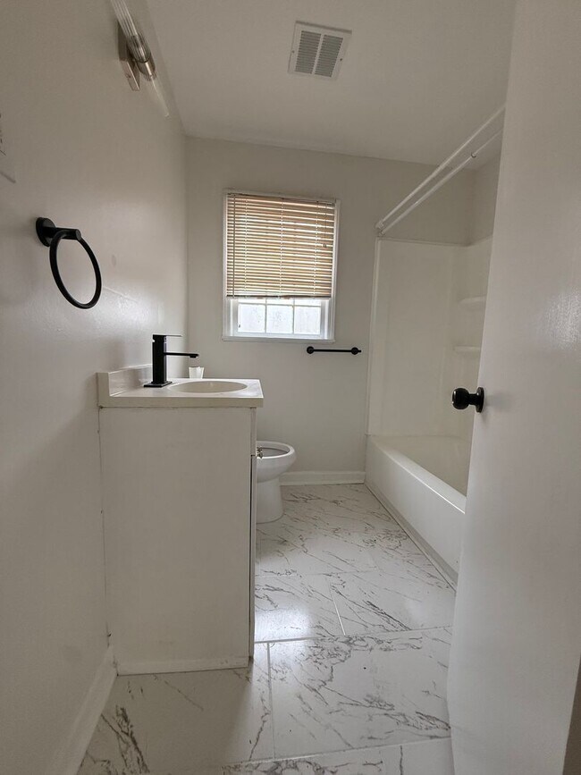 Building Photo - FOR RENT – NEWLY REMODELED