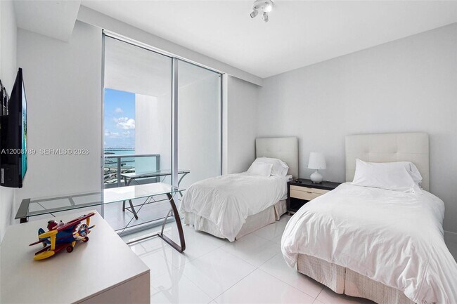 Building Photo - 900 Biscayne Blvd