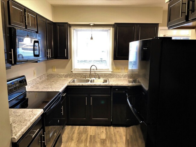 Building Photo - SW Updated Home. New Cabinets & Appliances...