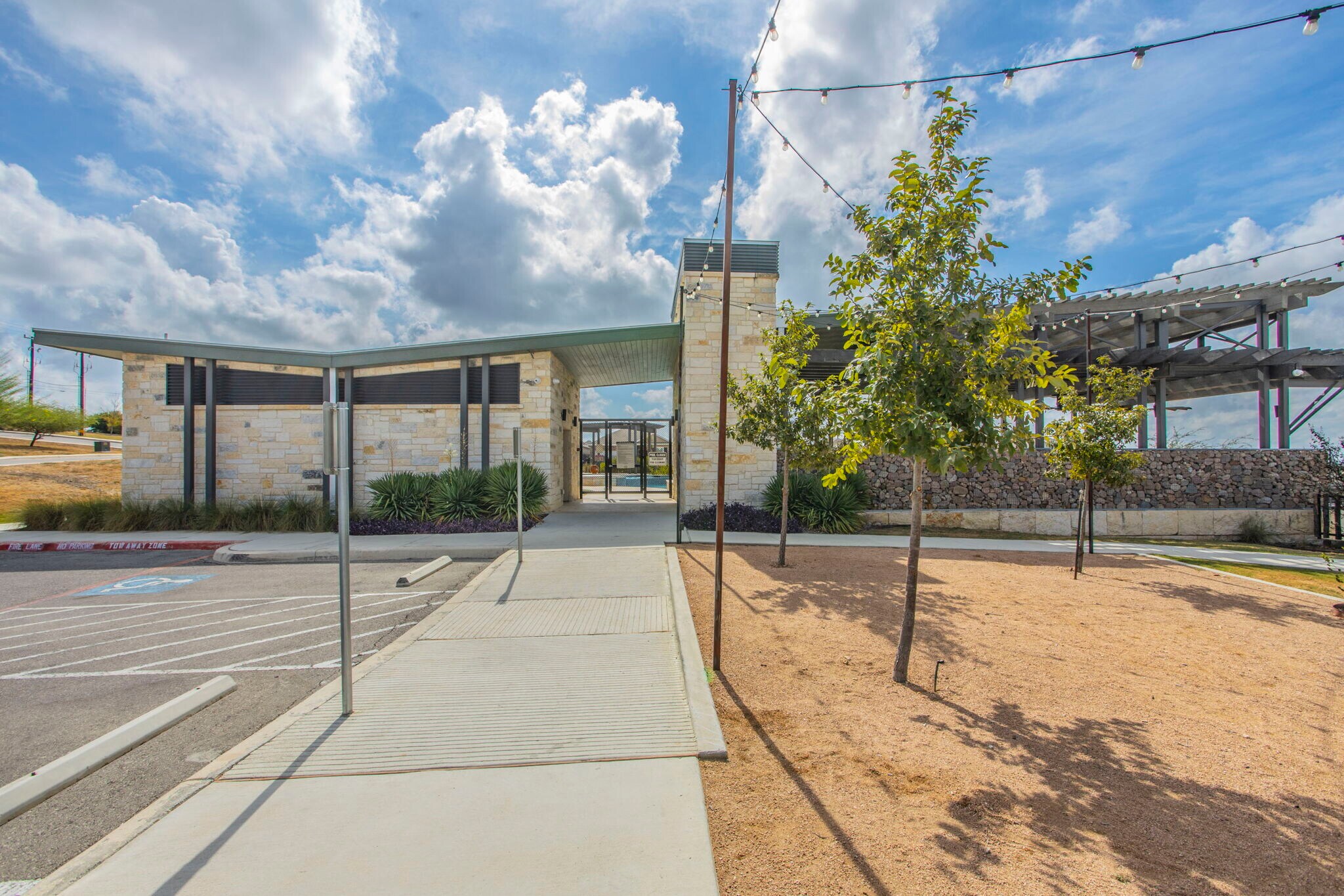 Building Photo - 12614 Galatea