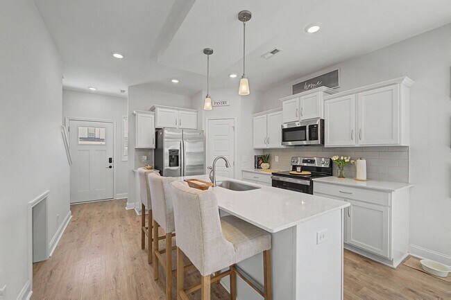 Building Photo - 2138 Ireland Wy