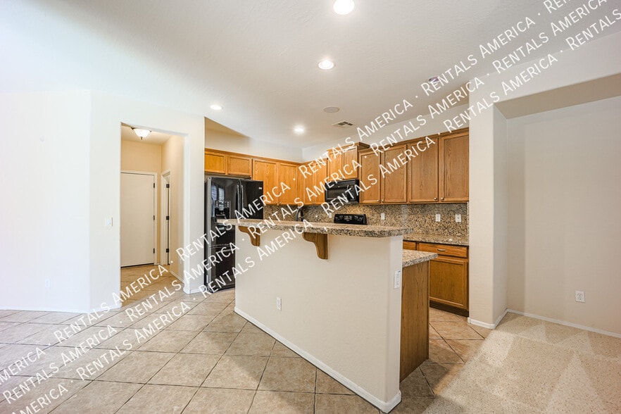 Building Photo - 3854 E Parkview Dr
