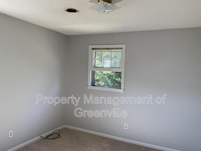 Building Photo - 342 Devonwood Ct