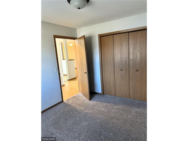 Building Photo - 831 Highview Dr