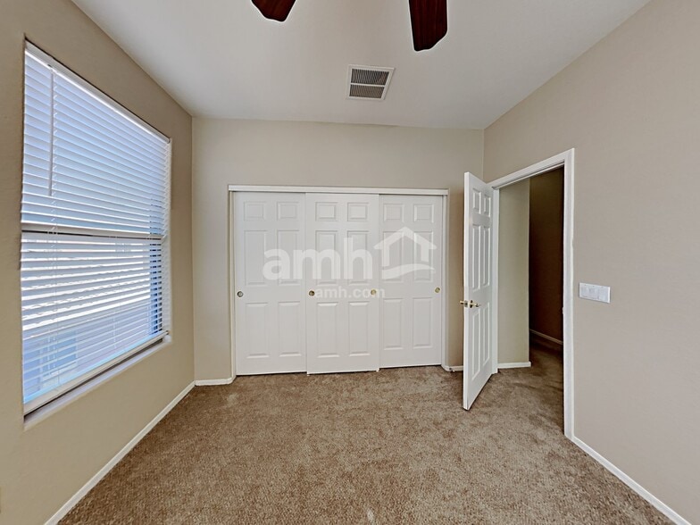 Building Photo - 3880 E Kesler Ln