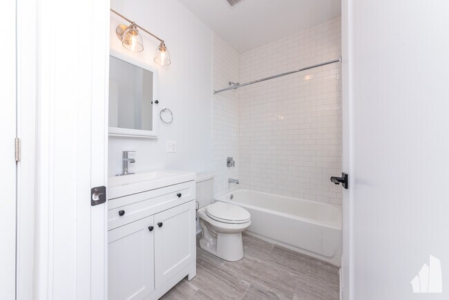 Building Photo - 3409 W Fullerton-2