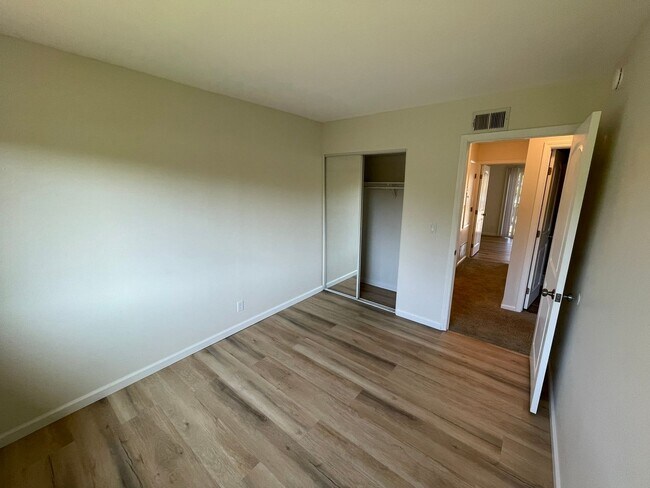 Building Photo - 3745 Portofino Way