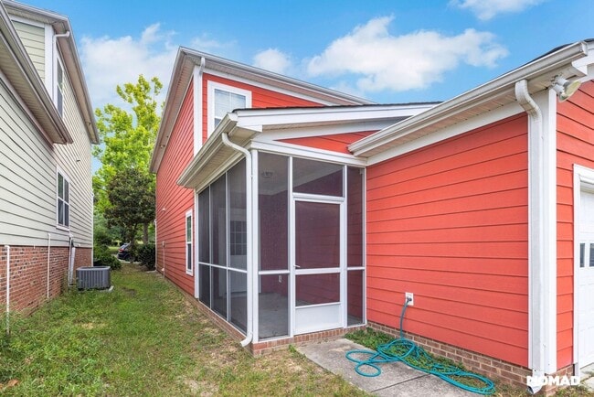 Building Photo - 3 Bedroom Single Family Home in Columbia