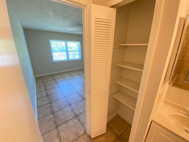 Building Photo - 135 Sand Pine Cir