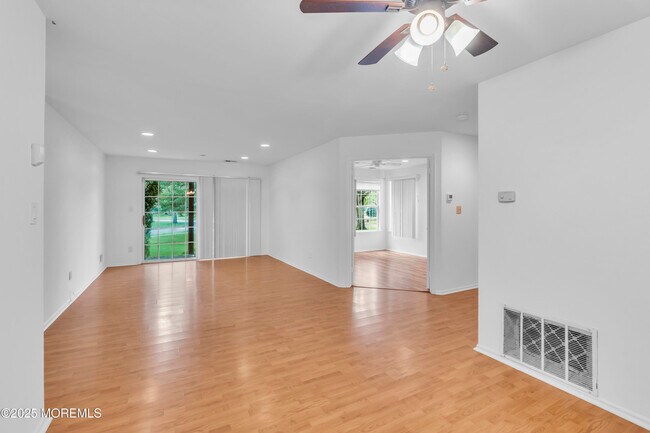 Building Photo - 237 Paddington Ct