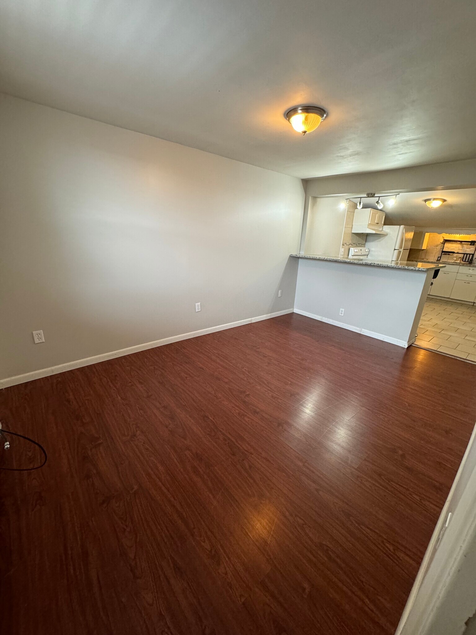 Building Photo - 464 3rd St