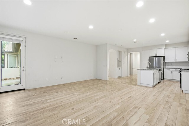 Building Photo - 4722 E Washington Ave