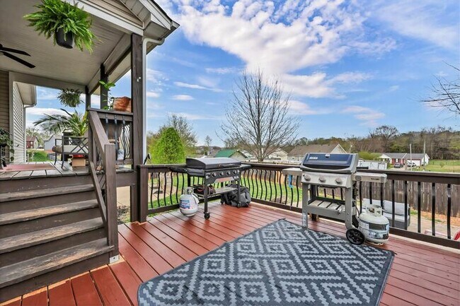 Building Photo - 820 Carousel Ct