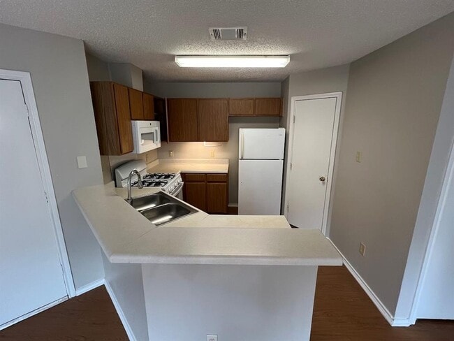 Building Photo - 7209 Aldea Dr