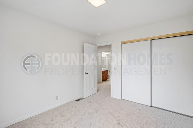 Building Photo - 27 Partridge Dr