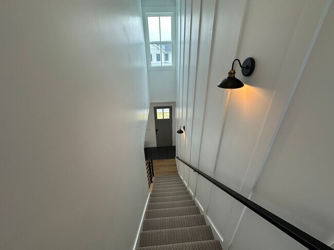 Building Photo - Gorgeous 5 Bed 3.5 Bath Home at Daybreak I...