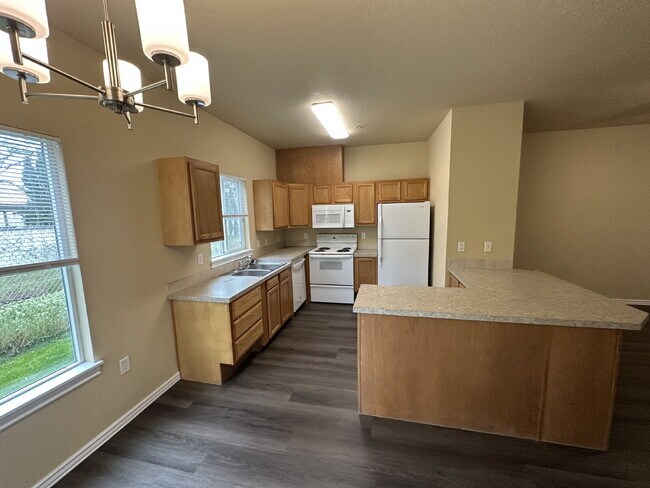 Building Photo - 10151 W Rifleman Ln