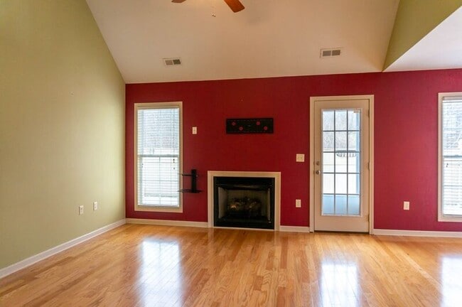 Building Photo - 40 Wayward Path