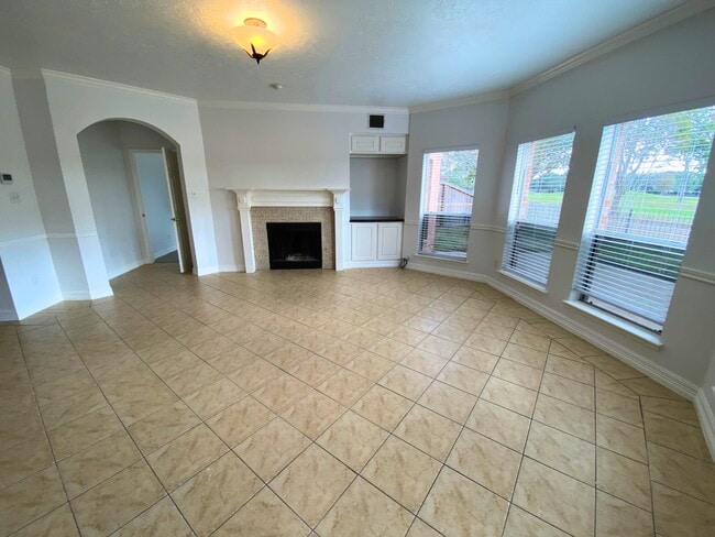 Building Photo - 21623 San Marino Dr