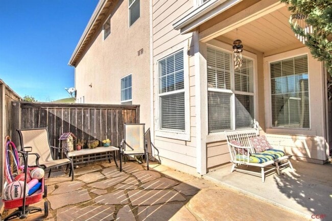 Building Photo - Nice Two Story Home