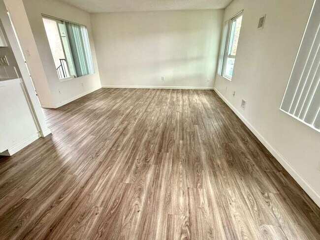 Building Photo - Del Coronado Villas 3